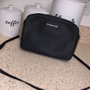 Micheal kors crossbody